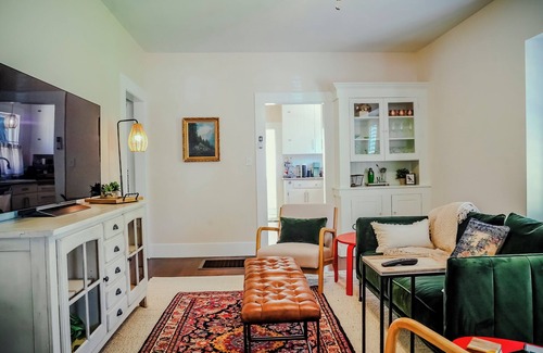 Clovis House | Downtown Clovis Vintage Charmern2-bedroom Private Home w/AC in charming Clovis