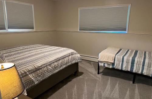 South Addition Apartment | Downtown Coastal Trail 2 BDR 1 BTH Sleeps 2-6