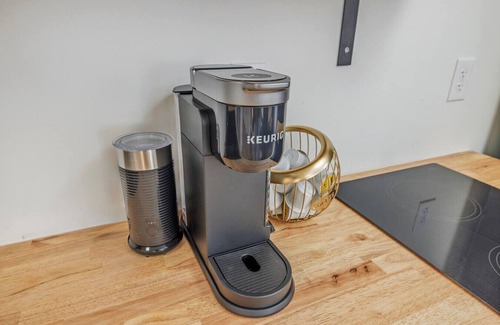 Downtown Anchorage Apartment | Downtown Coastal View 1 Bedroom