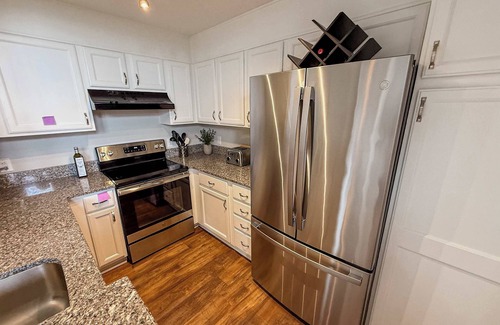 Downtown Condo | Downtown Condo - 2BR, 2BA, Walk to Everything!