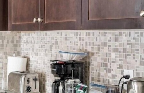 Downtown Condo | Downtown Condo (License No. 23 112884 STR)