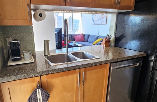 Central Condo | Downtown Condo qnwith 2 Beds, Large Balcony, Amazing Views & Free Parking