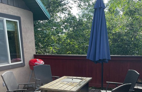 Westside Condo | Downtown Condo - Quiet/Private/Walking Distance