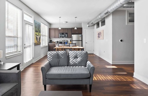 Mile Square Apartment | Downtown corner unit with free parking