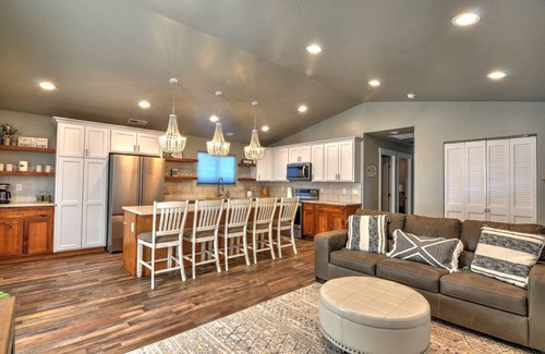 Grand Junction House | Downtown Cottage on White w/private HOT TUB
