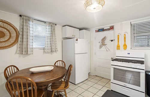 Biloxi House | Downtown Cottage! Walk/Cart Everywhere, 2 King Beds
