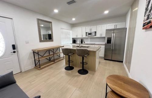 North Hyde Park Apartment | Downtown Cozy 1B-1B #1