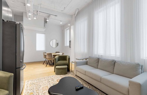 Downtown Montreal Apartment | Downtown|Cozy 1BR+Sofa Bed |2 Baths| Walk Everywhere
