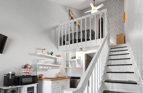 Southwest Raleigh Apartment | Downtown Cozy Loft