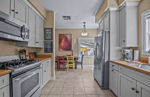 Grand Junction House | Downtown craftsman home with hot tub. 3 blocks from restaurants, shops and bars.