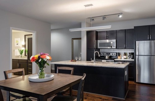 Downtown Dallas Apartment | Downtown Dallas CozySuites w/gym #2