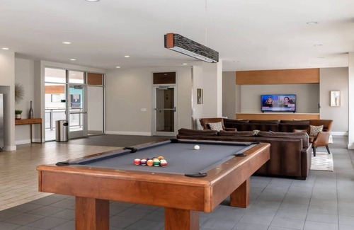 Downtown Dallas Apartment | Downtown Dallas CozySuites w/gym #2