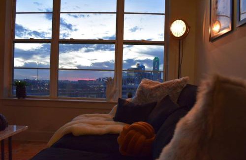 Deep Ellum Apartment | Downtown Dallas Living