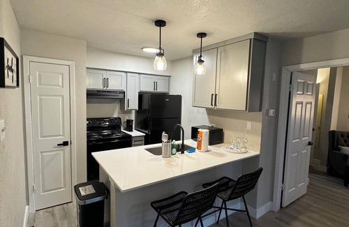 Park Central Apartment | Downtown Dallas LUXE Urban Haven 1BD Retreat