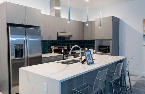 Cedars House | Downtown Dallas - Modern Townhome