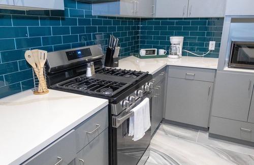 Cedars House | Downtown Dallas - Modern Townhome