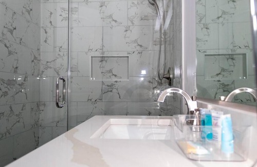 Cedars Apartment | Downtown Dallas Modern Townhome
