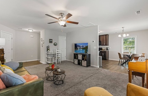 Greenville - Spartanburg House | Downtown Darling - 3 bedroom, cozy cottage in downtown