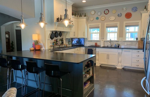 Decatur House | Downtown Decatur Private Resort