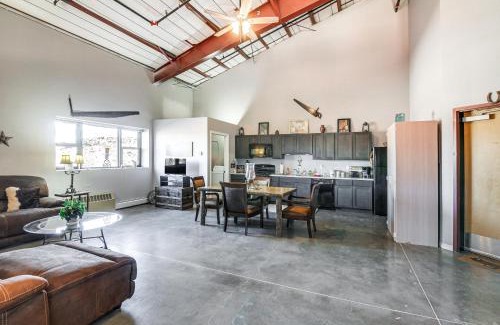 Del Norte Apartment | Downtown Del Norte Apartment Ski, Hike and Shop!