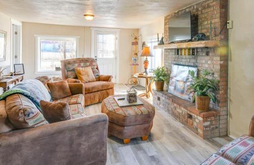 Del Norte House | Downtown Del Norte Home Near Hiking and Fishing!
