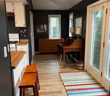 Delavan House | Downtown Delavan Lake Home