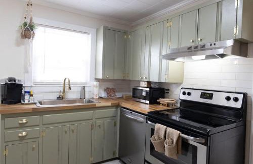 Mount Airy Apartment | Downtown Delight King Beds Comfort & the Greenway!