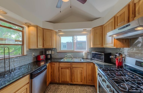 Mapleton Hill Condo | Downtown Delight off Pearl street