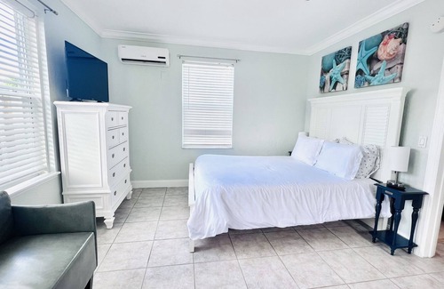 Highland Park Delray Villa | Downtown Delray Studio With Private Yard.