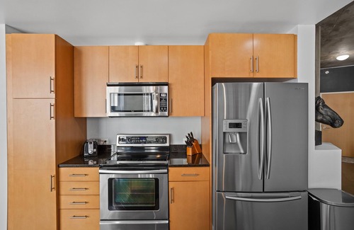 Downtown Denver Condo | Downtown Denver High-Rise with Pool: SPIRE 1204