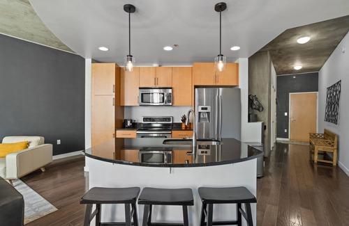 Downtown Denver Condo | Downtown Denver High-Rise with Pool: SPIRE 1204