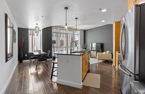 Downtown Denver Condo | Downtown Denver High-Rise with Pool: SPIRE 1204