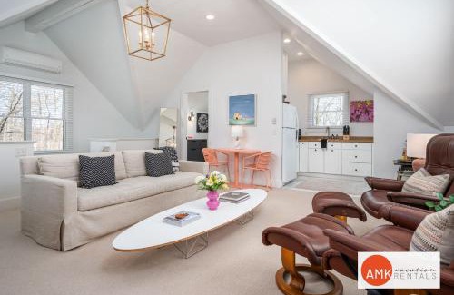 Douglas Apartment | Downtown Douglas Coach House