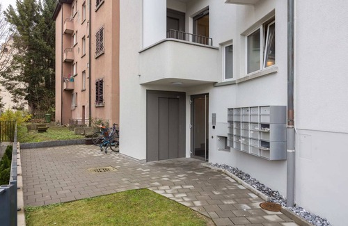 Oerlikon Apartment | Downtown Dream 3,5BR with Balcony and Style