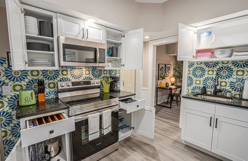Valparaiso Apartment | Downtown Dream Apartment 1N. Retro Vibes!