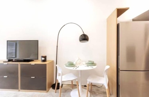 Meriden Apartment | Downtown Dream| Meriden Metro| Cozy Retreat Studio