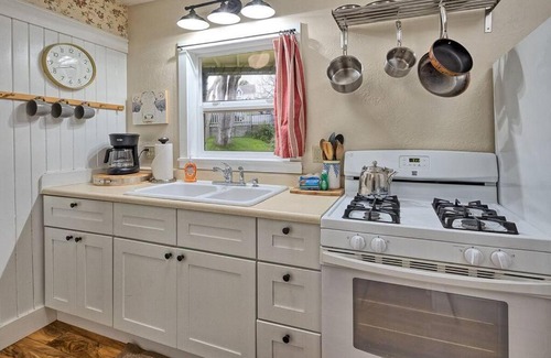 Arcata Apartment | Downtown Drift-Hot Tub,Sauna,Bikes,Pet Friendly