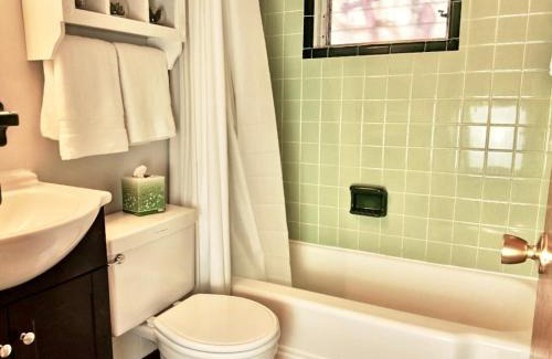 Sanford House | Downtown Duplex A Amazing Location