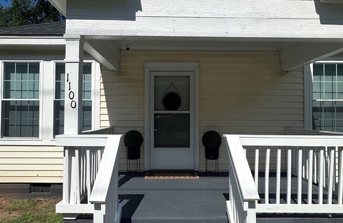 Anderson House | Downtown Electric city Escape 3 Bed 2 Bath