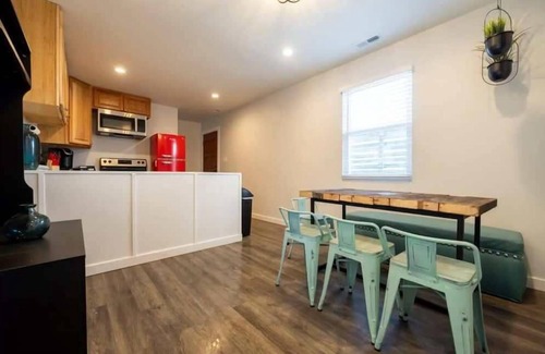 Indianapolis House | Downtown Escape: Cozy & Private
