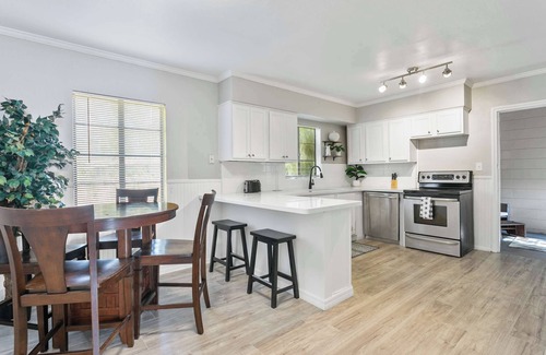 Riverside Heights House | Downtown Escape - For 10