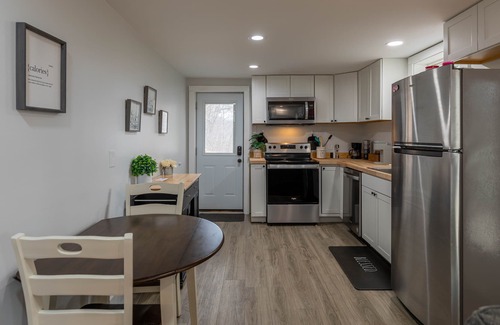 West Jefferson House | Downtown Escape - Pet Friendly, 2 bedroom home in West Jefferson, with hot tub.