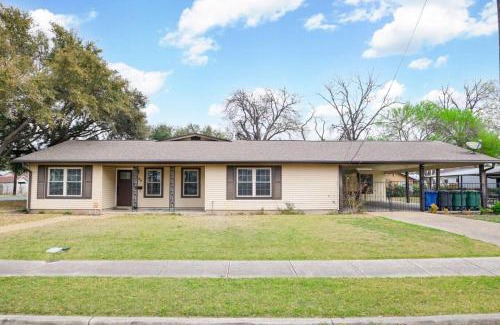 Southside House | Downtown Events Welcome Near Riverwalk and Alamo
