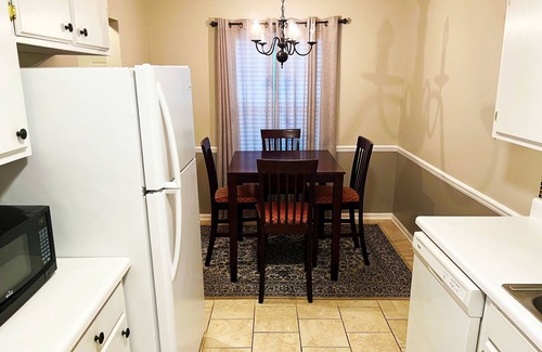 Columbia House | Downtown Family Home - Minutes to WB Stadium, Vista, 5 Points