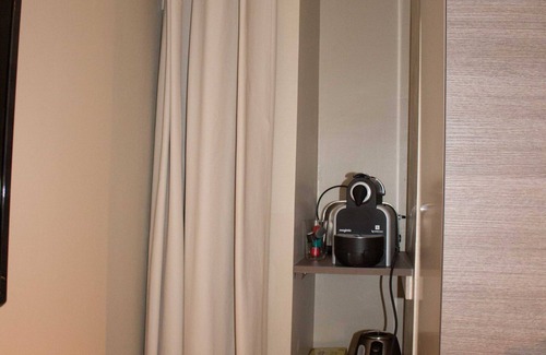 Fontainebleau Apartment | Downtown Fontainebleau 10 minutes from the Chateau