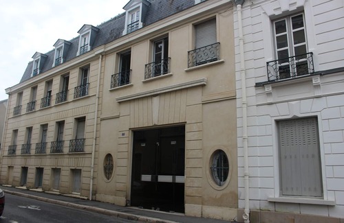 Fontainebleau Apartment | Downtown Fontainebleau 10 minutes from the Chateau
