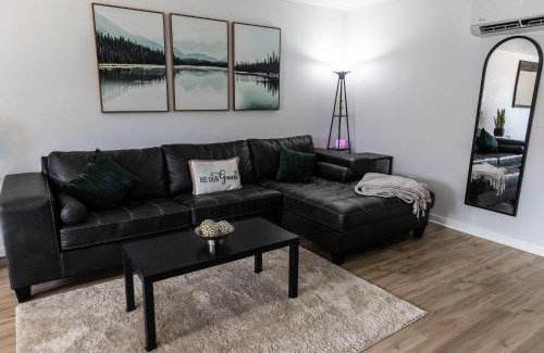 Casper Apartment | Downtown Forest Retreat