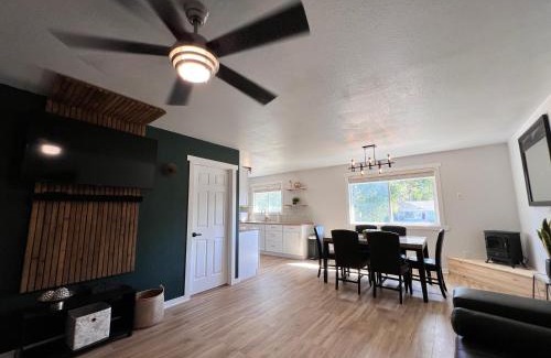 Casper Apartment | Downtown Forest Retreat