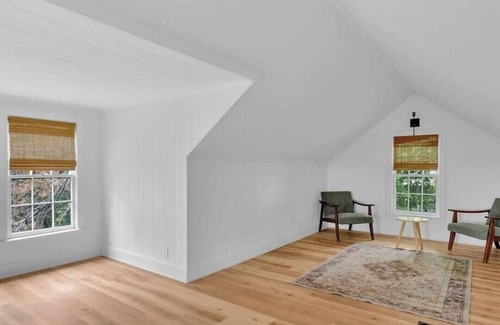 Greeneville House | Downtown Forest