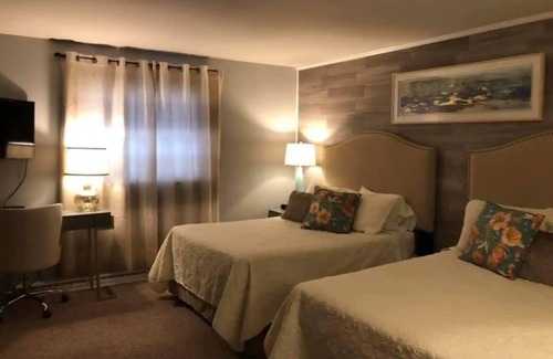 Fort Loramie Hotel | Downtown Fort Loramie Motel -Clean and comfortable with Ice cream shop on site